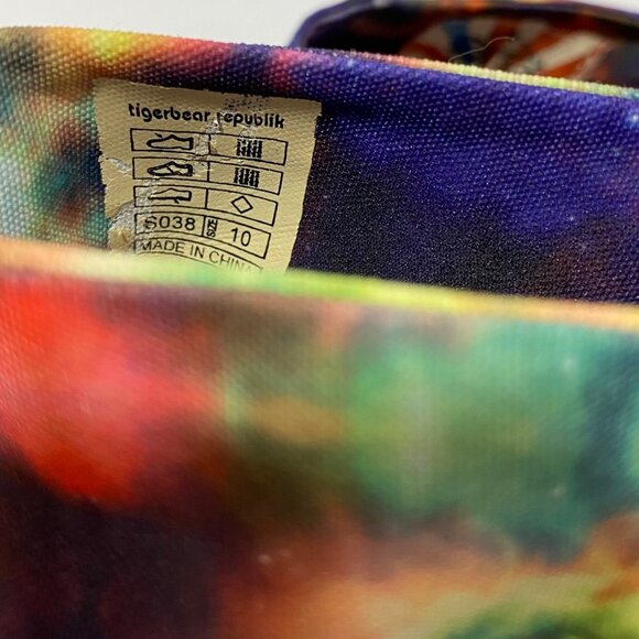Tigerbear Republik Cat Laser Eyes Galaxy Print Loafers Size 10 Colorful Canvas - Picture 5 of 10